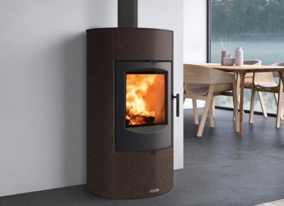 Stufa a legna modello E520 T Steel 5 Stelle, rivestimento in acciaio, Piazzetta