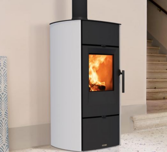 Stufa a legna modello E530 5 Stelle, rivestimento in maiolica, Piazzetta