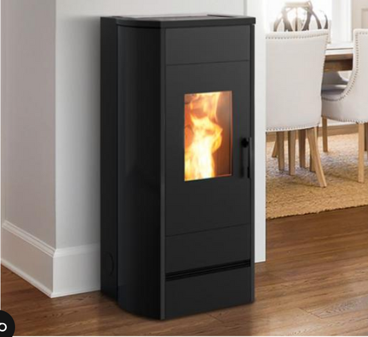 Stufa a pellet modello P120 M con rivestimento in Acciaio,Trend Line, Piazzetta
