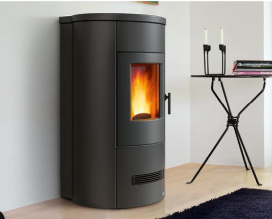 Stufa a pellet modello P120 T 5 Stelle,con rivestimento in Acciaio,Trend Line Piazzetta