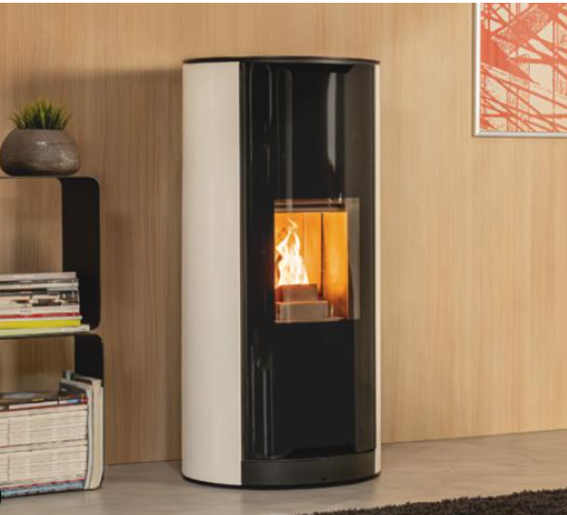 Stufa a Pellet Premium Line, modello P921 T FG - 5 Stelle, con rivestimento in Maiolica o Acciaio, Piazzetta