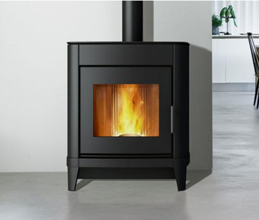 Stufa a Pellet Premium Line, modello P945 Top Steel, con kit piedini neri, Piazzetta