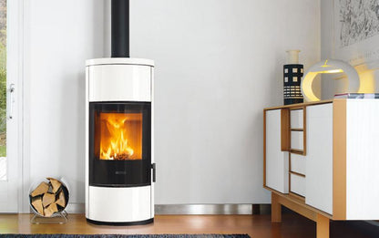 Stufa a legna modello E924 Hermetic BCS con rivestimento in Maiolica, Piazzetta