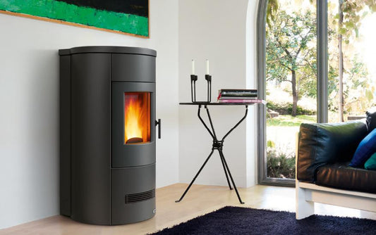 Stufa a pellet modello P120 T con rivestimento in Acciaio,Trend Line Piazzetta