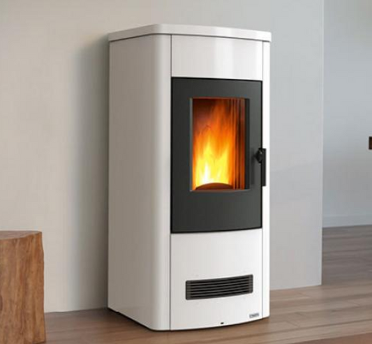 Stufa a pellet modello P130 con rivestimento in Acciaio, Trend Line Piazzetta