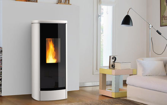 Stufa a Pellet modello P220 M, Premium Plus Line, scarico superiore,con rivestimento in Maiolica, Piazzetta