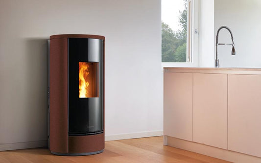 Stufa a Pellet modello P220 T, Premium Plus Line, scarico superiore, con rivestimento in Maiolica, Piazzetta